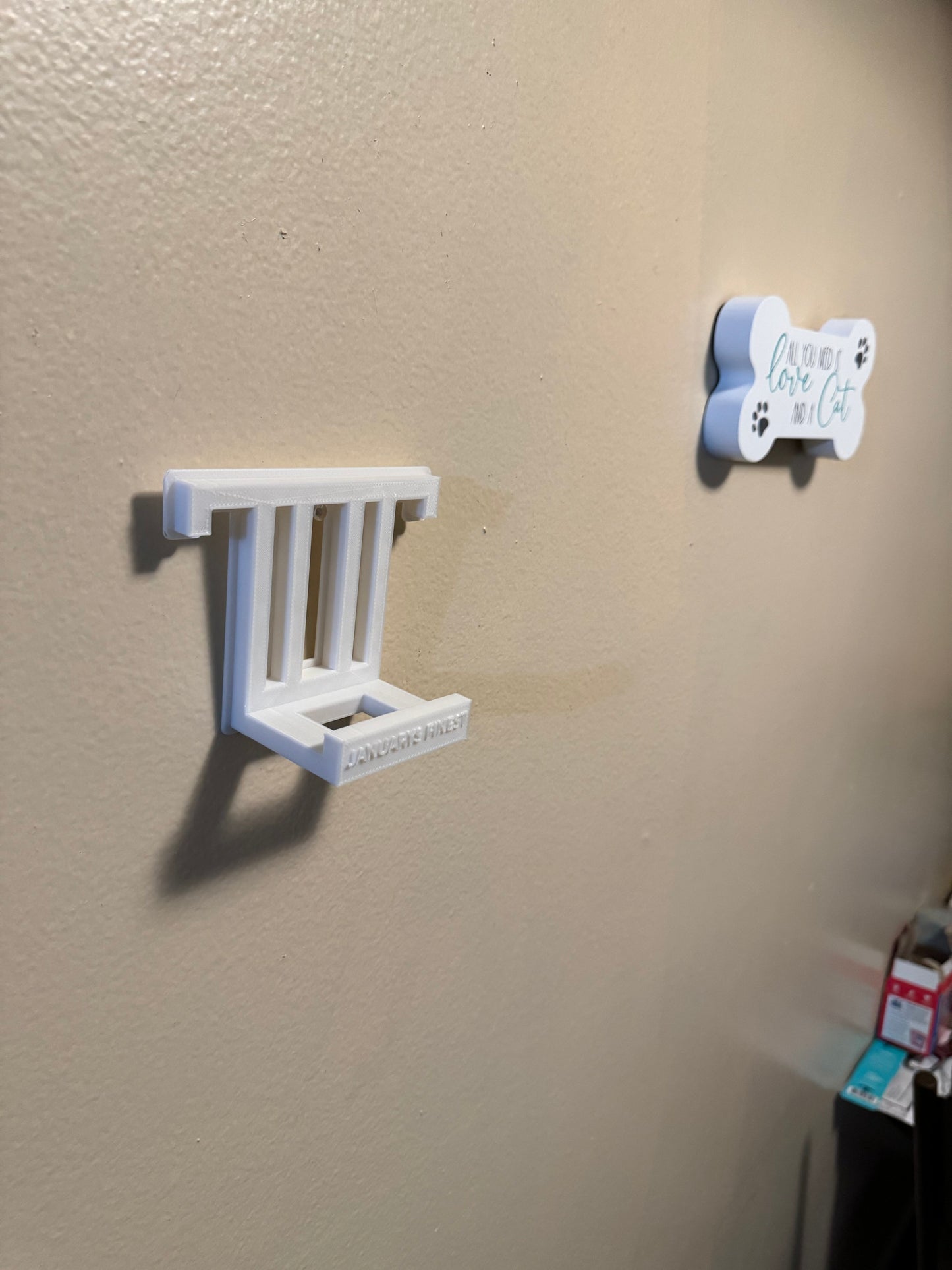 PHONE HOME Januarys Finest table and wall phone holder