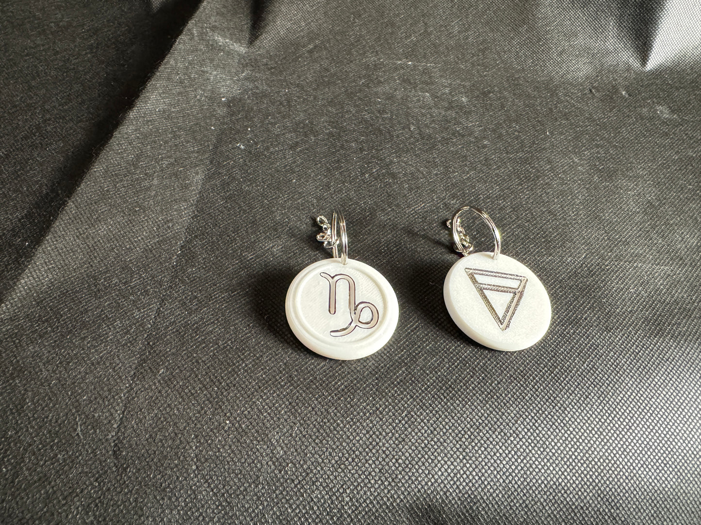 Zodiac Sign Keychains โ Hand-Painted 3D Printed Cosmic Symbols