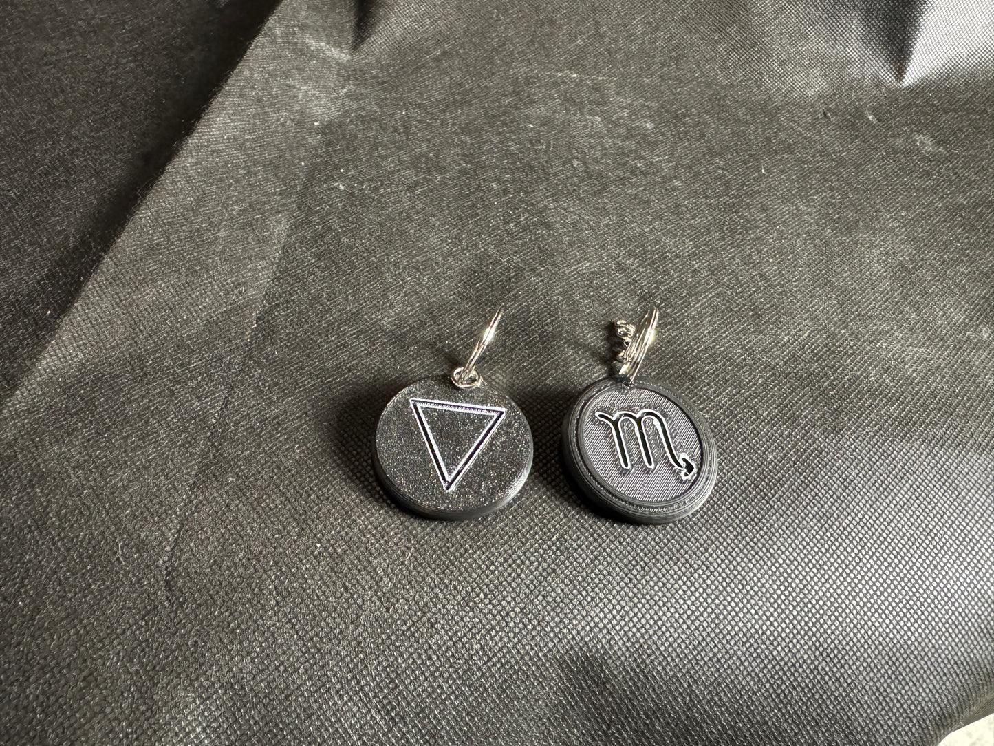 Zodiac Sign Keychains โ Hand-Painted 3D Printed Cosmic Symbols
