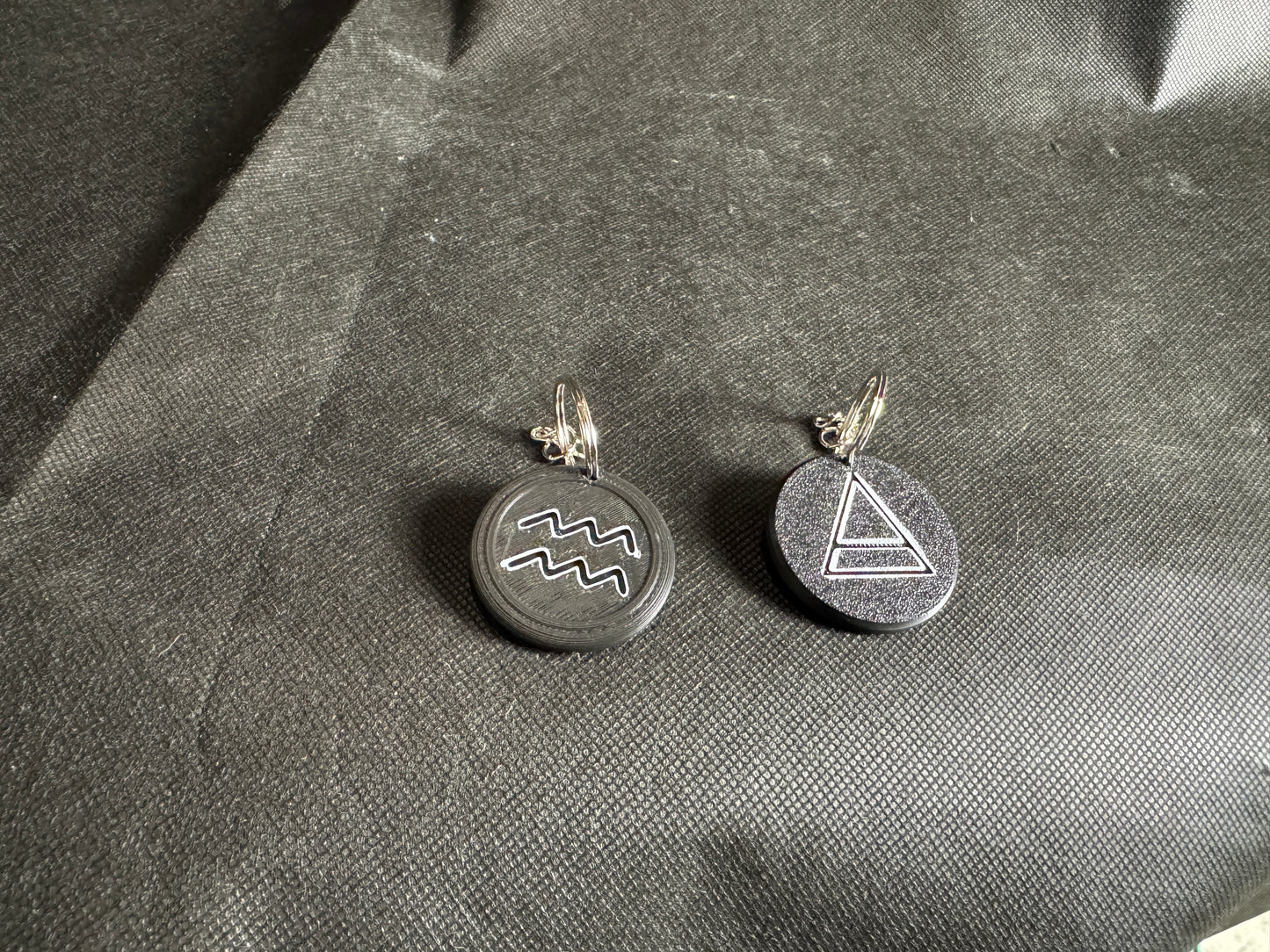 Zodiac Sign Keychains โ Hand-Painted 3D Printed Cosmic Symbols